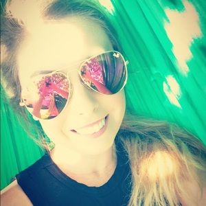 Meet your Posher, Brooke